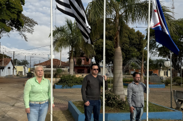 Foto - Hasteamento da Bandeira 
