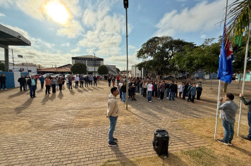 Foto - Hasteamento da Bandeira 